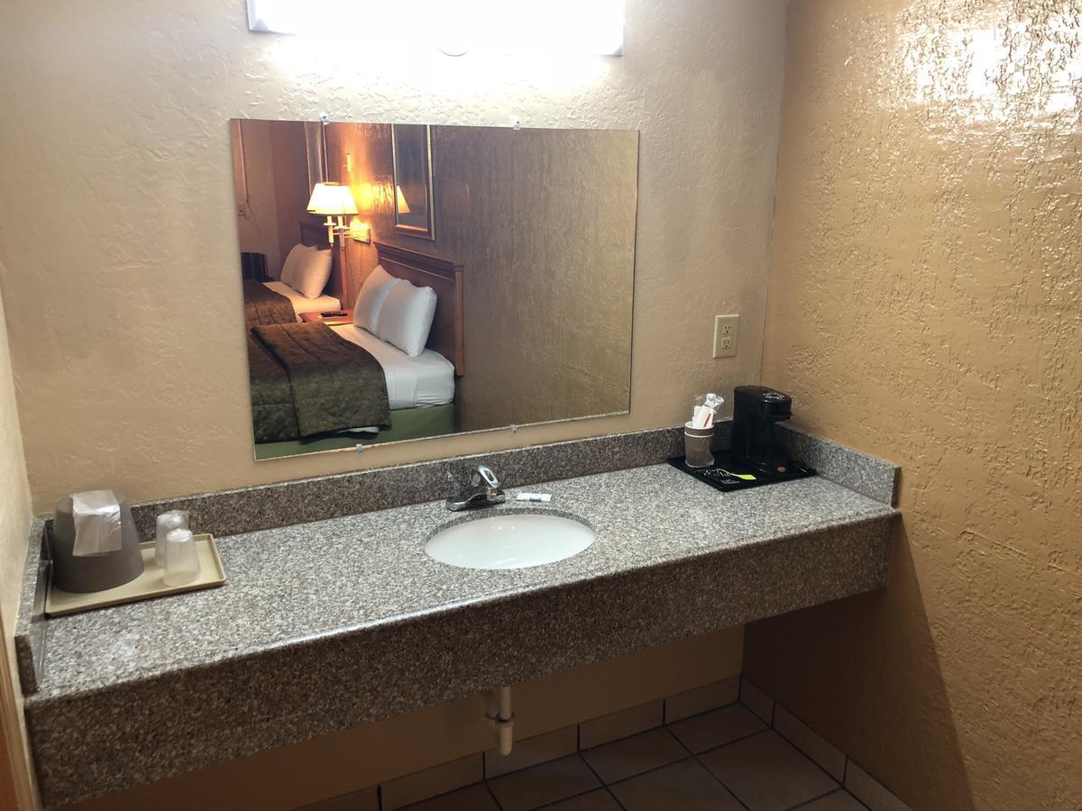 Deluxe Inn ลอว์ตัน ภายนอก รูปภาพ