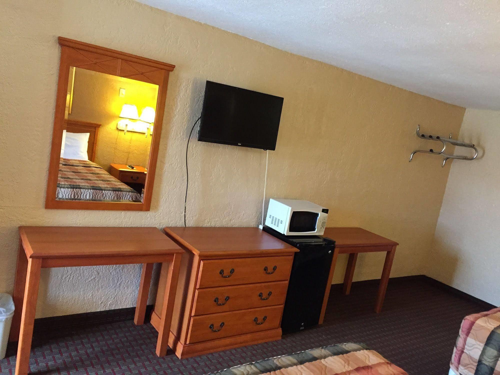 Deluxe Inn ลอว์ตัน ภายนอก รูปภาพ